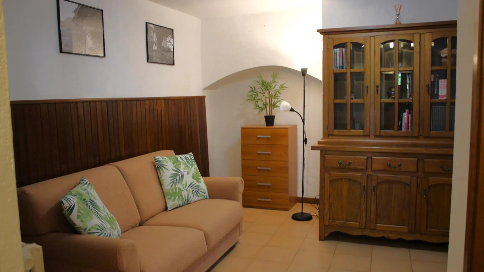 Riva Bianca Castle Holiday Home 리에르나